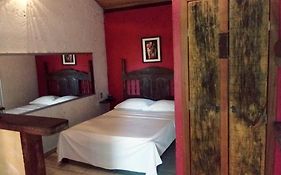 Pousada Entre Folhas